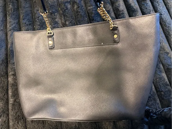 Michael Kors Black Tote with Gold Logo Charm - Image 3