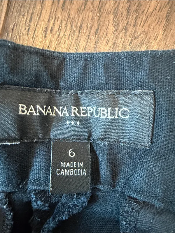 Banana Republic Black Women's Casual Shorts Size 6 - C70-027 - Image 2
