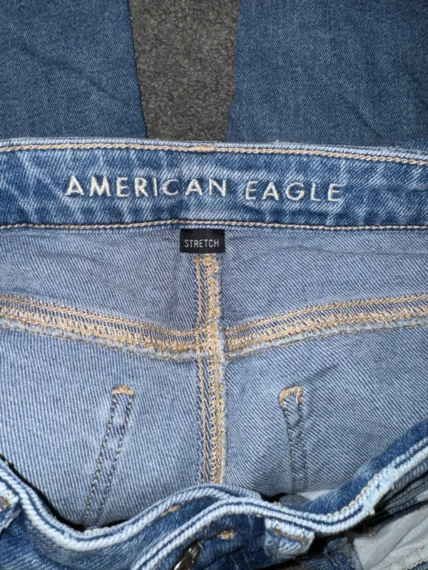 American Eagle Mom Straight Jeans 4Short - Image 3