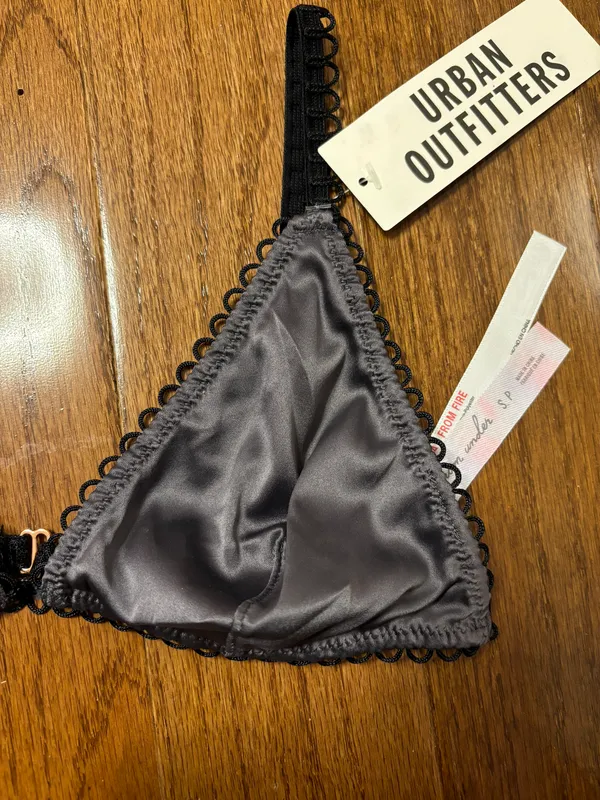 Urban Outfitters NWT Out From Under Christy About Time Satin Triangle Bra - Image 4