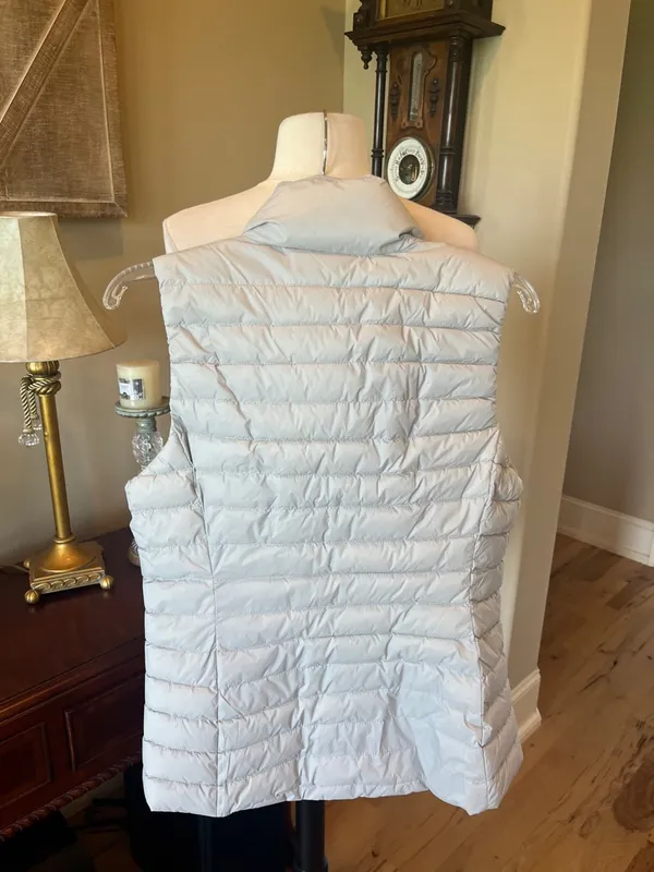 Water Resistant Zip Up Champagne Vest New - Image 8
