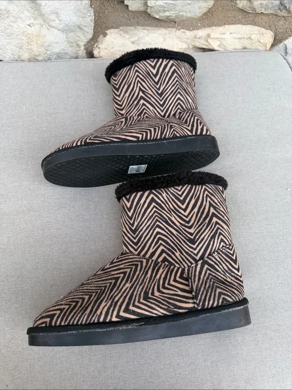 Vera Bradley Zebra Print Cozy Booties size small 5/6 NWOT - Image 6