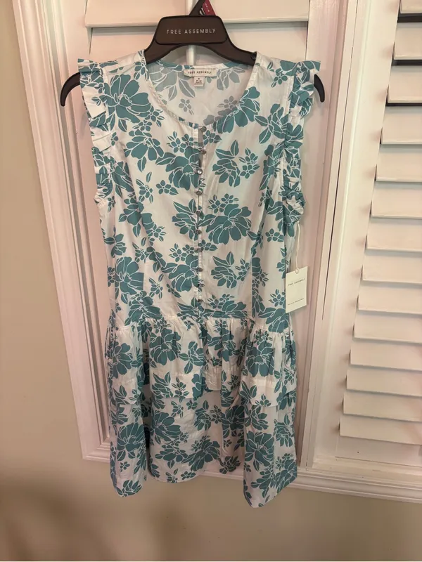 Free Assembly White And Blue Flutter Sleeve Floral Dress Size Small - Image 2