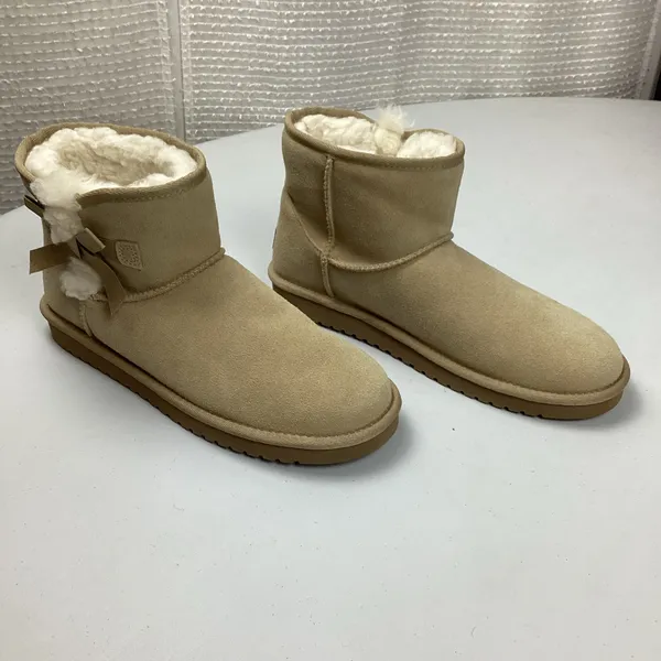 Koolaburra by UGG Victoria Mini Boots Sand Beige Suede Womens Sz 9 EUC - Image 2