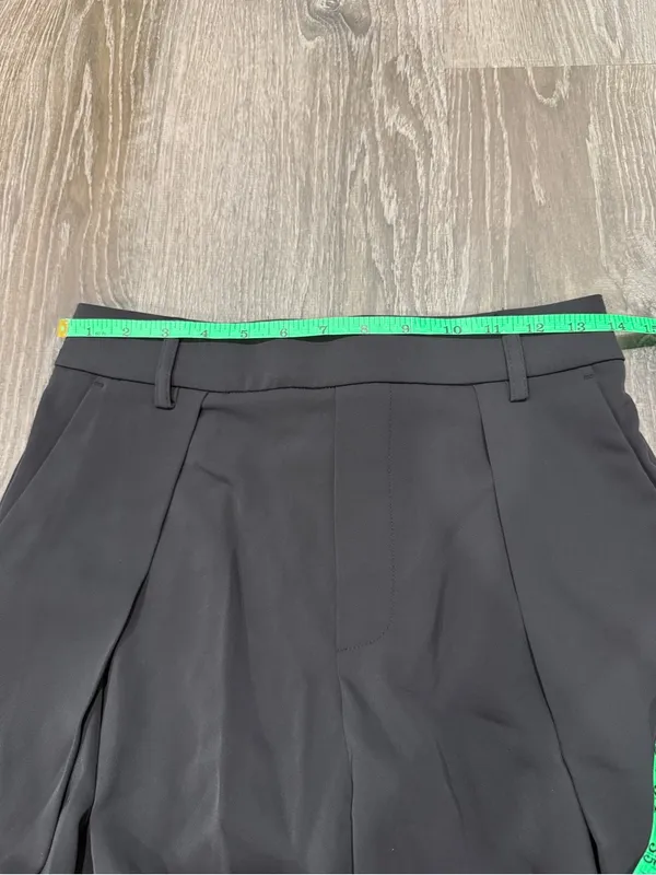 NWT Halara Black Flow Pleated High Rise Shorts - Image 6