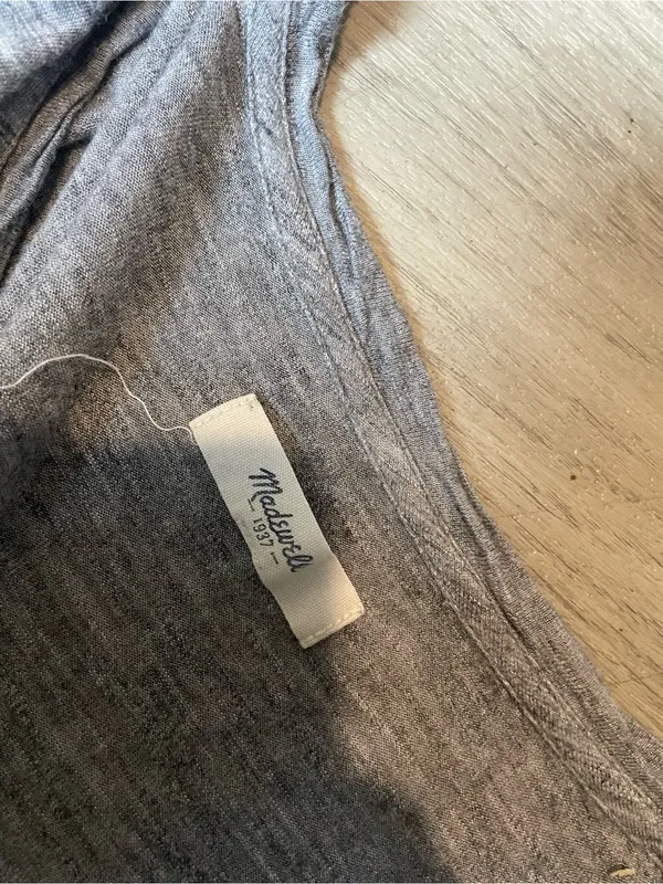 Madewell Light Gray V-Neck Long Sleeve Tee - Image 2