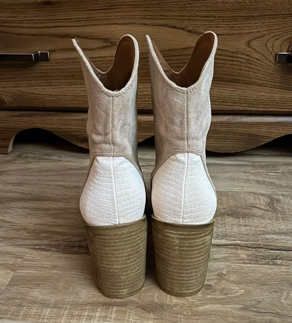 Gucci Ankle Boots - Image 4