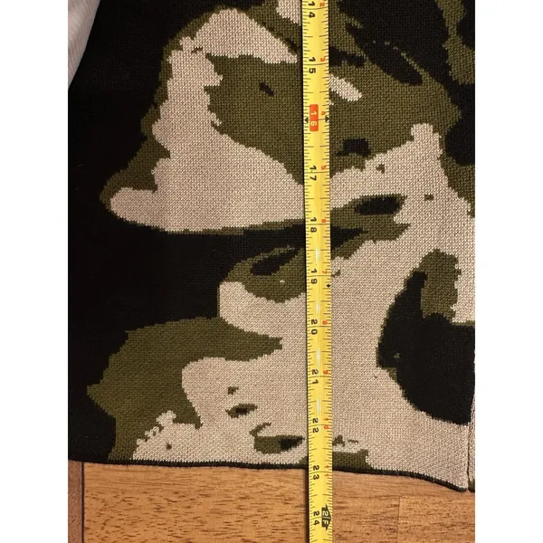 DKNY Shirt Women Large Green Camo Short Sleeve Crew Neck Zip Shoulder Streetwear - Image 6