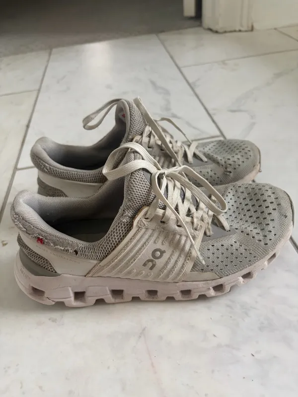 On Cloud Shoes - Image 2