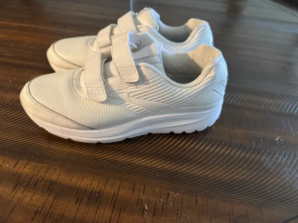 Brooks Women’s - Image 2