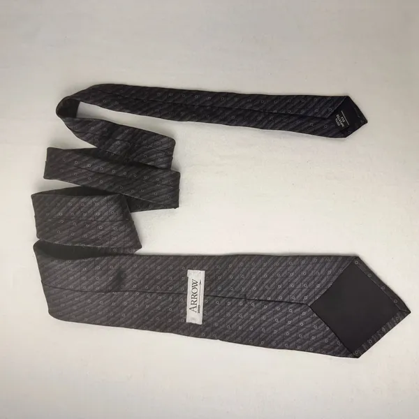 Arrow Men’s Tie Imported Silk Vintage Grey Geometric - Image 4