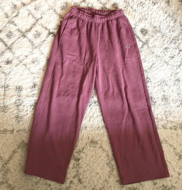 Alo Yoga Accolade Straight Leg Sweatpant Soft Mulberry XS - Image 2