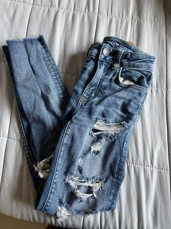 American Eagle Jeans - Image 4