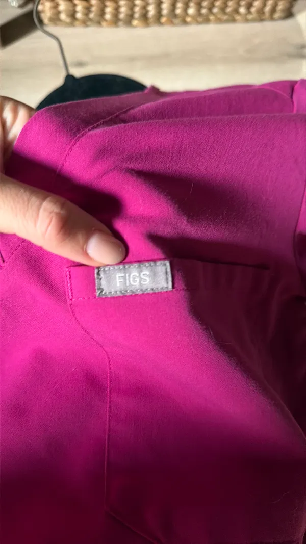 FIGS Fuchsia High-waisted Jogger Scrub Pants + Top Set - Image 2