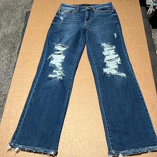 Judy Blue Mid-Rise Straight Leg Distressed Dad Jean, size 28 - Image 11