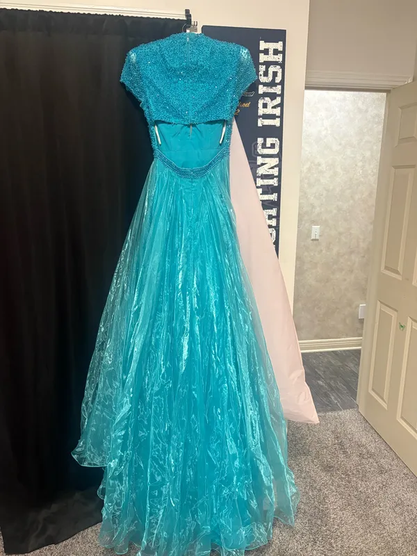 Sherri Hill Prom Dress - Image 2