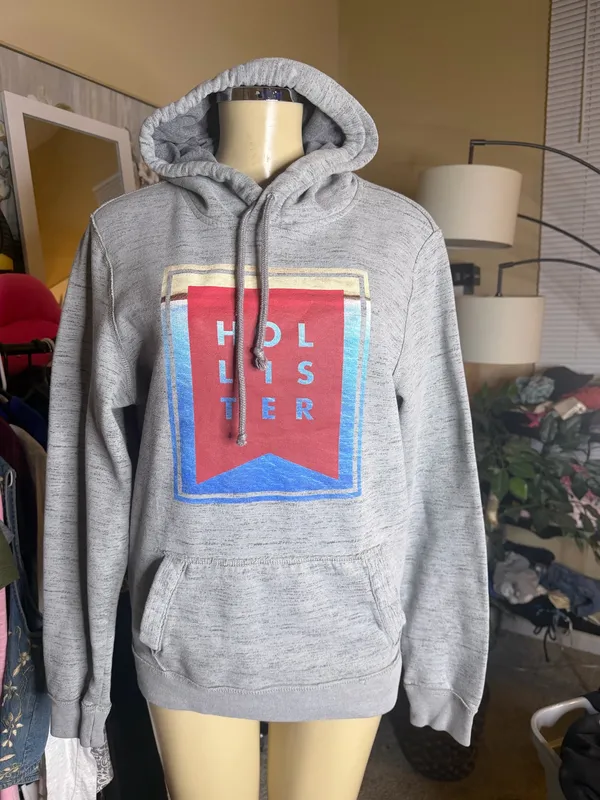 Hollister Grey Graphic Hoodie Size M Unisex Spell Out Logo - Image 6
