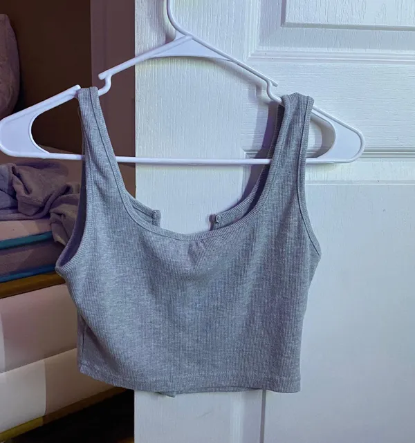 Grey Cropped Tank Top - Image 2