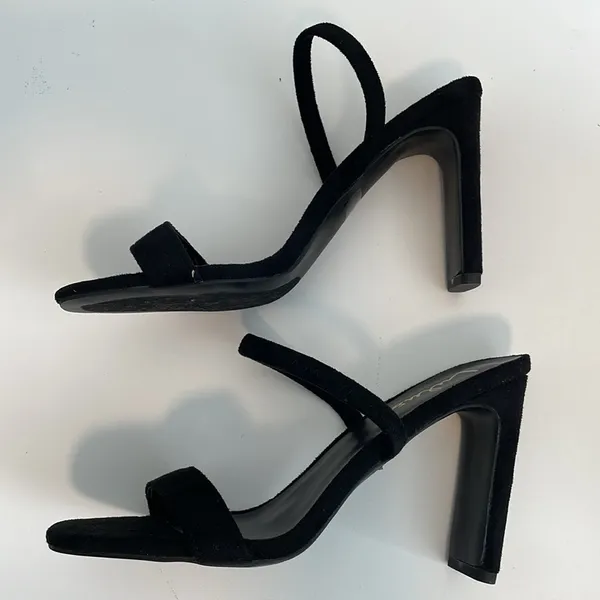 Lulus black strappy suede sandals - Image 5