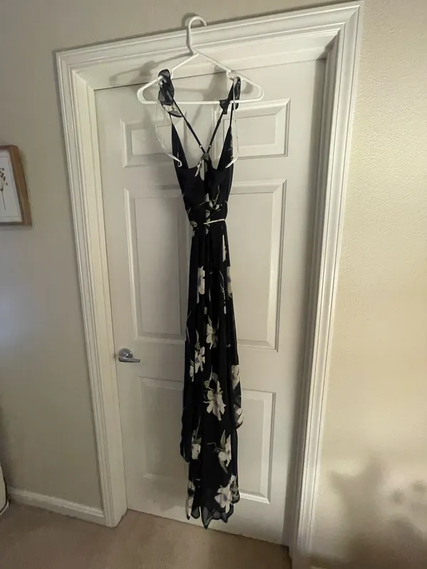 Lulu’s navy floral wrap maxi dress - Image 4