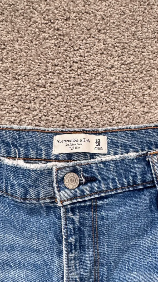 Abercrombie The Mom short high rise shorts - Image 2