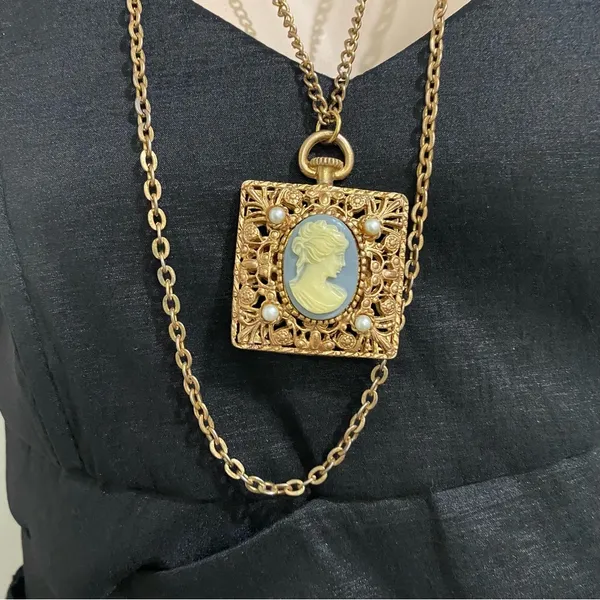 Vintage Unsigned Victorian Lady Cameo Pendant Necklace - Image 4