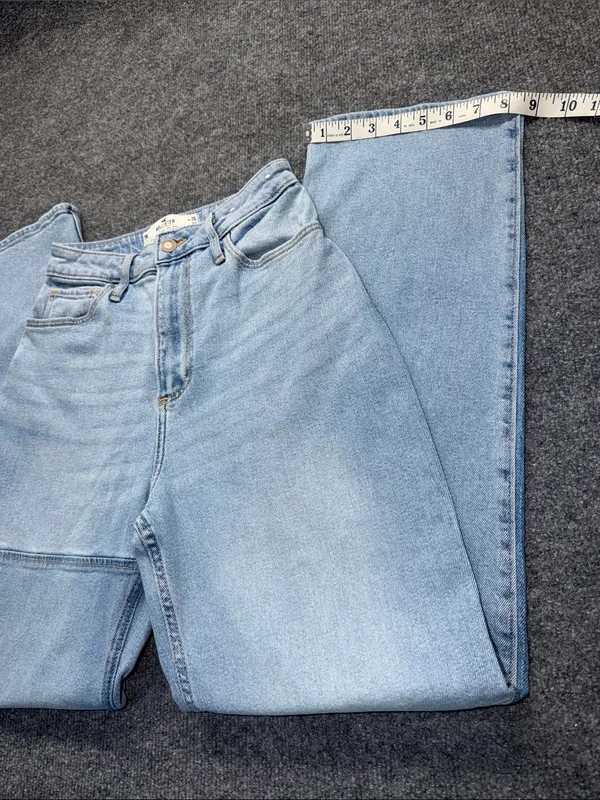 Hollister Curvy High-Rise Light Wash Patchwork Wide Leg Dad Jeans - Image 4