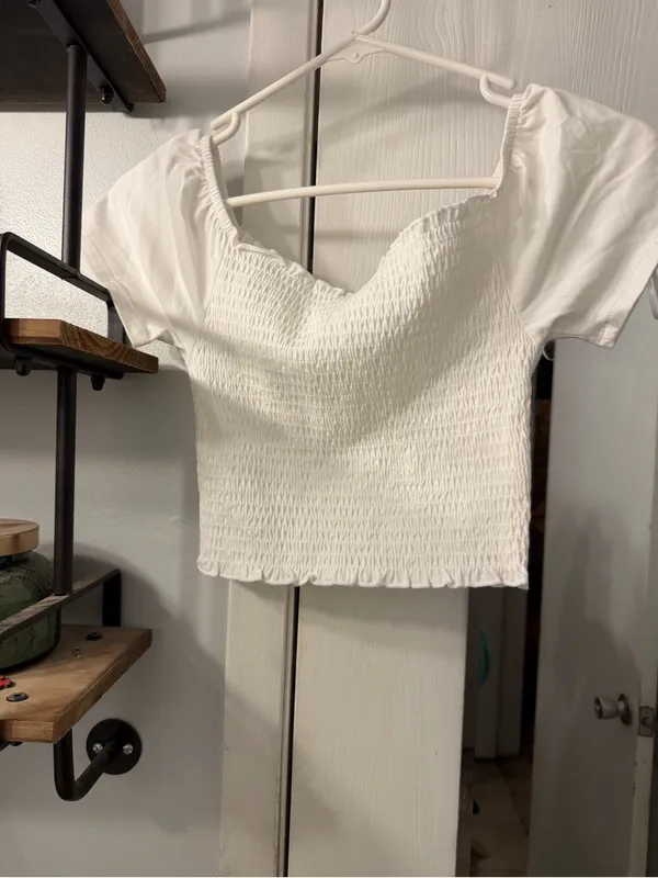 Me to We White Smocked Off-Shoulder Crop Top - Image 4