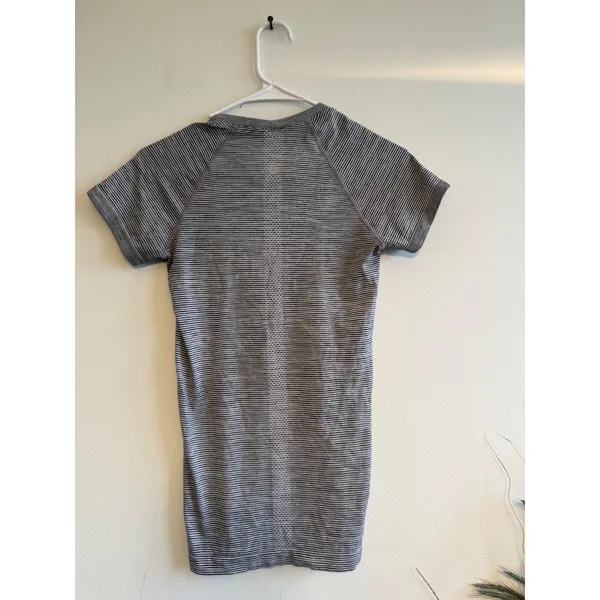 Lululemon Swiftly Tech Short Sleeve Crew Shirt‎ 4 Grey Black Striped Slim Fit - Image 3