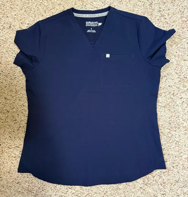 Fabletics High-Waisted Scrub Set Short Navy - Image 3