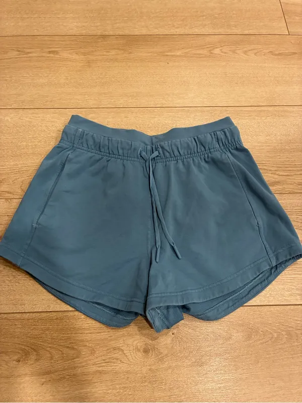Lululemon Women’s Inner Glow High Rise Short 3” Utility Blue Size 6 - Image 2
