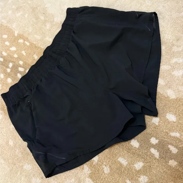 Target All in Motion black reflective athletic shorts women’s size large - Image 4
