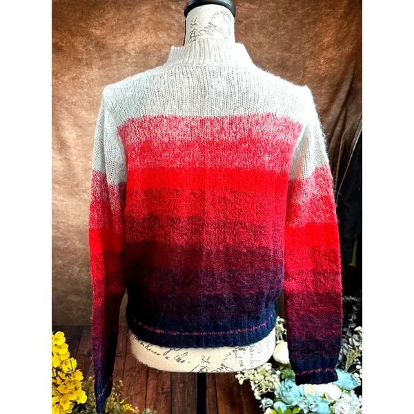 Red Ombre Long Sleeve Mock Neck Soft American Eagle Outfitters Sweater size M - Image 12