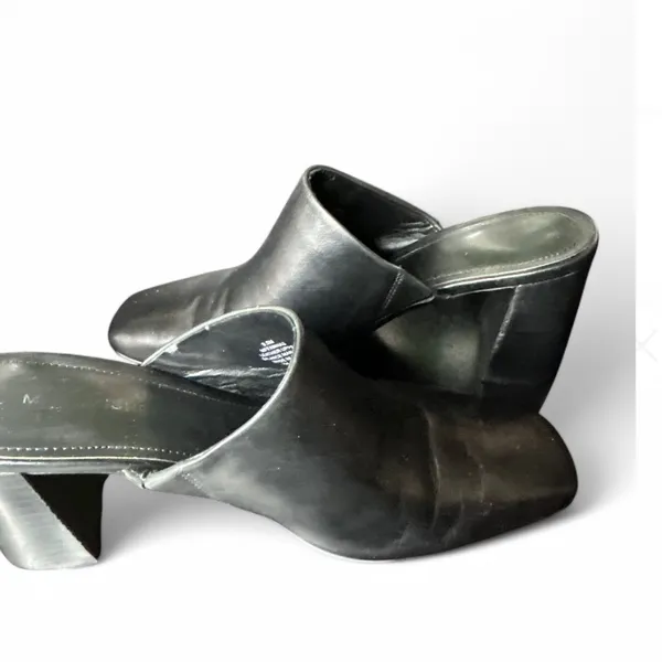 Marc Fisher Woman’s fanna mules black heel mule square toe. Size 9.5. - Image 6
