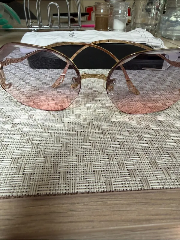 WOWSUN Oversized Geometric Pink Lens Sunglasses Gold Metal Frame - Image 2