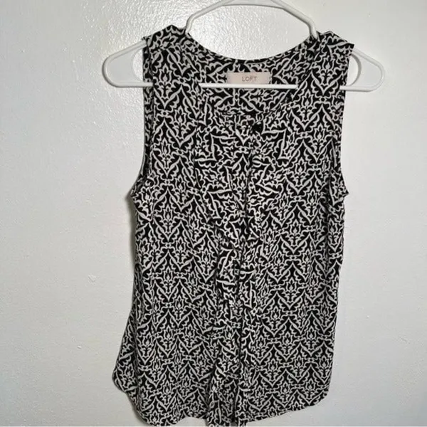 Loft Women's Sz Small Sleeveless Button Down Ruffle Blouse Black White Geometric - Image 2