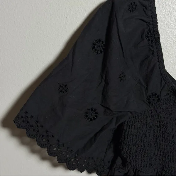 American Eagle Women's Black Peplum‎ Eyelet Off Shoulder Crop Top size L - Image 5