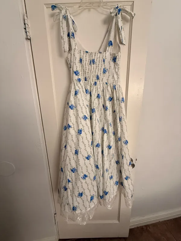 Tie- Shoulder Floral Printed V-Neck Midi Dress - Image 4