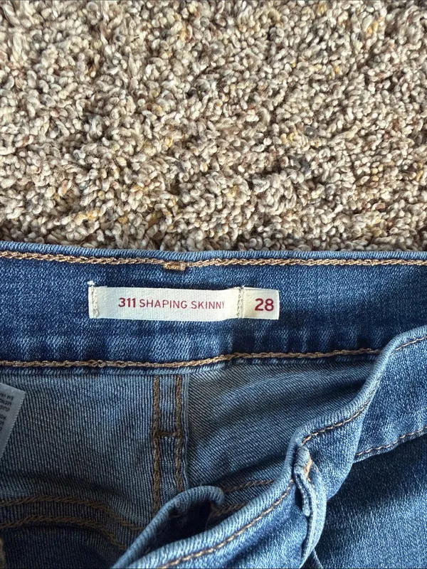 Levi's Women's Blue Skinny Jeans - Image 3