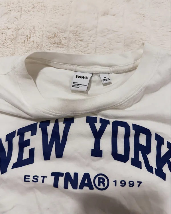 Aritzia T-Shirt - Image 3