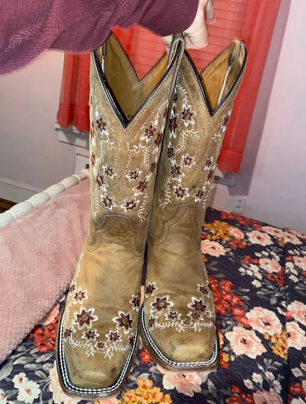 CircleG Leather Pointed Toe Cowgirl Boots - Image 3