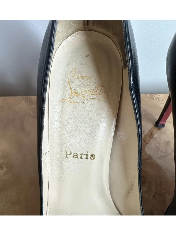 FLAW Christian Louboutin Black Leather Round Toe Pumps Size 40 AS-IS - Image 4