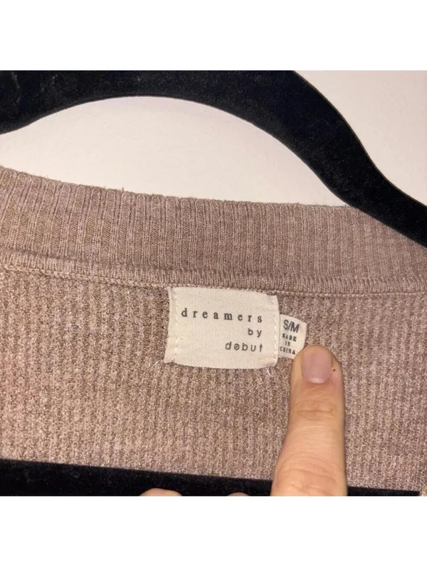 Dreamers by Debut Tan Waffle Knit Casual V Neck Sweater size Medium - Image 5