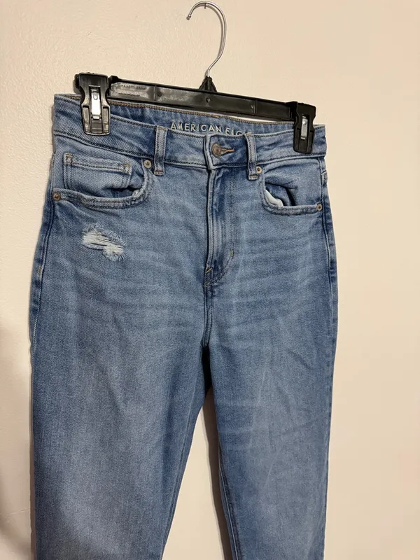 American Eagle stretch mom Jean high-rise light washed denim size 2 - Image 3