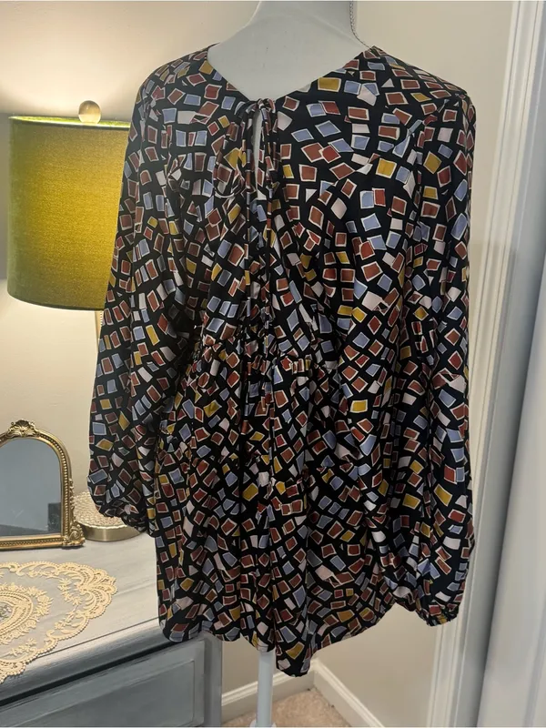 Entro Flowy Geometric Print Blouse Size Large - Image 4
