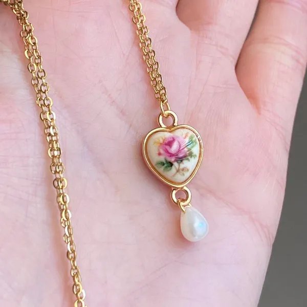 Handmade cottage fairy antique style heart rose necklace🌹🩵 - Image 5