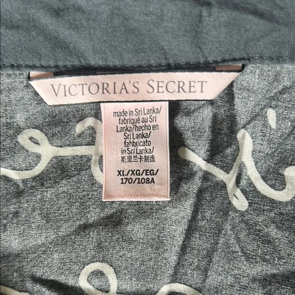 Victoria’s Secret Grey/Pink Logo Printed Two Piece Pajama Set Size XL - Image 5