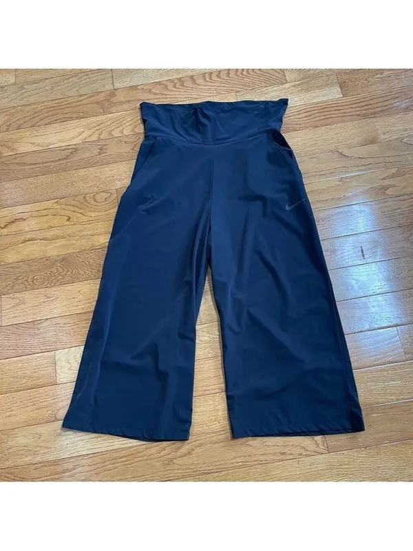 Nike Dri Fit Workout Capri Wide Leg Pants Womens Medium Black Elastic Wide Waist - Image 3