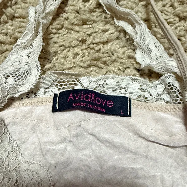 Elegant Cream Lace Trim Nightgown - Image 4
