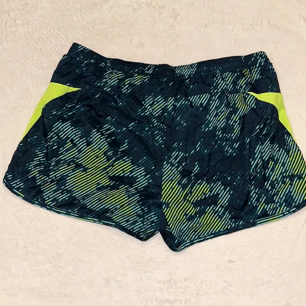 Old Navy Active Women’s Athletic Shorts Size Medium‎ - Image 4